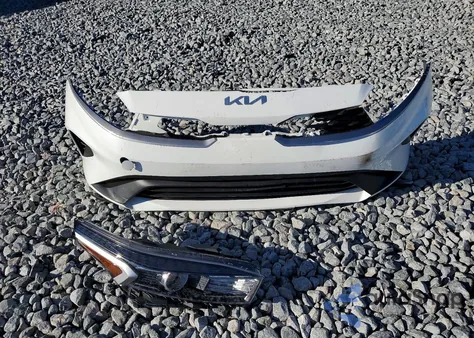 2023 Kia Forte Lx z USA, uszkodzony, nr VIN 3KPF24AD0PE544948